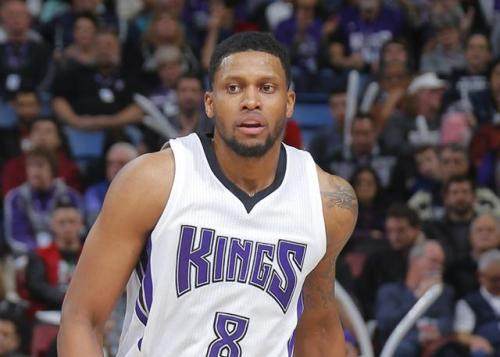 的舆论下 的舆论下